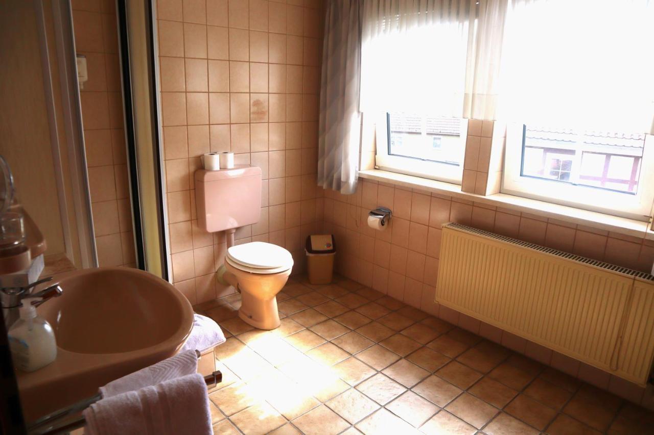 Hotel Pension Zur Harburg Uslar Exterior foto