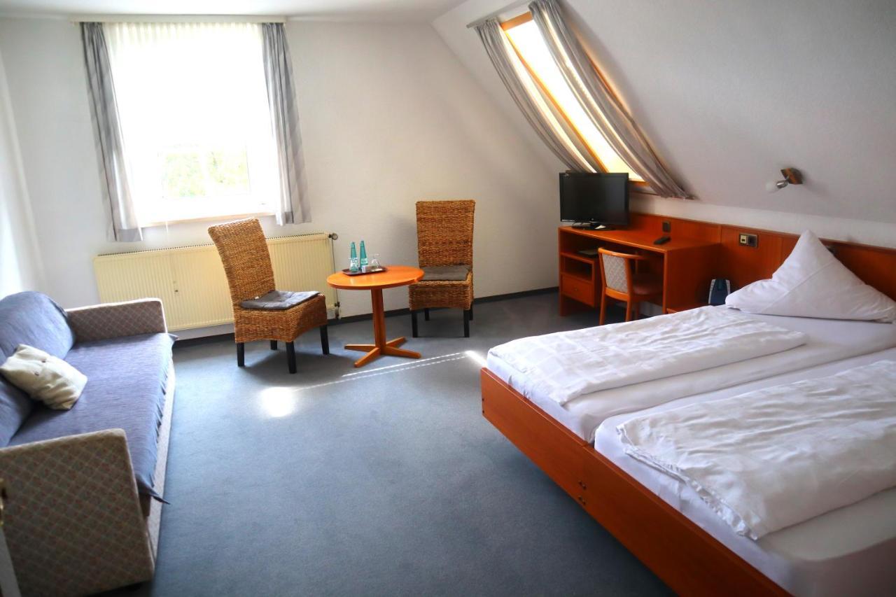 Hotel Pension Zur Harburg Uslar Exterior foto
