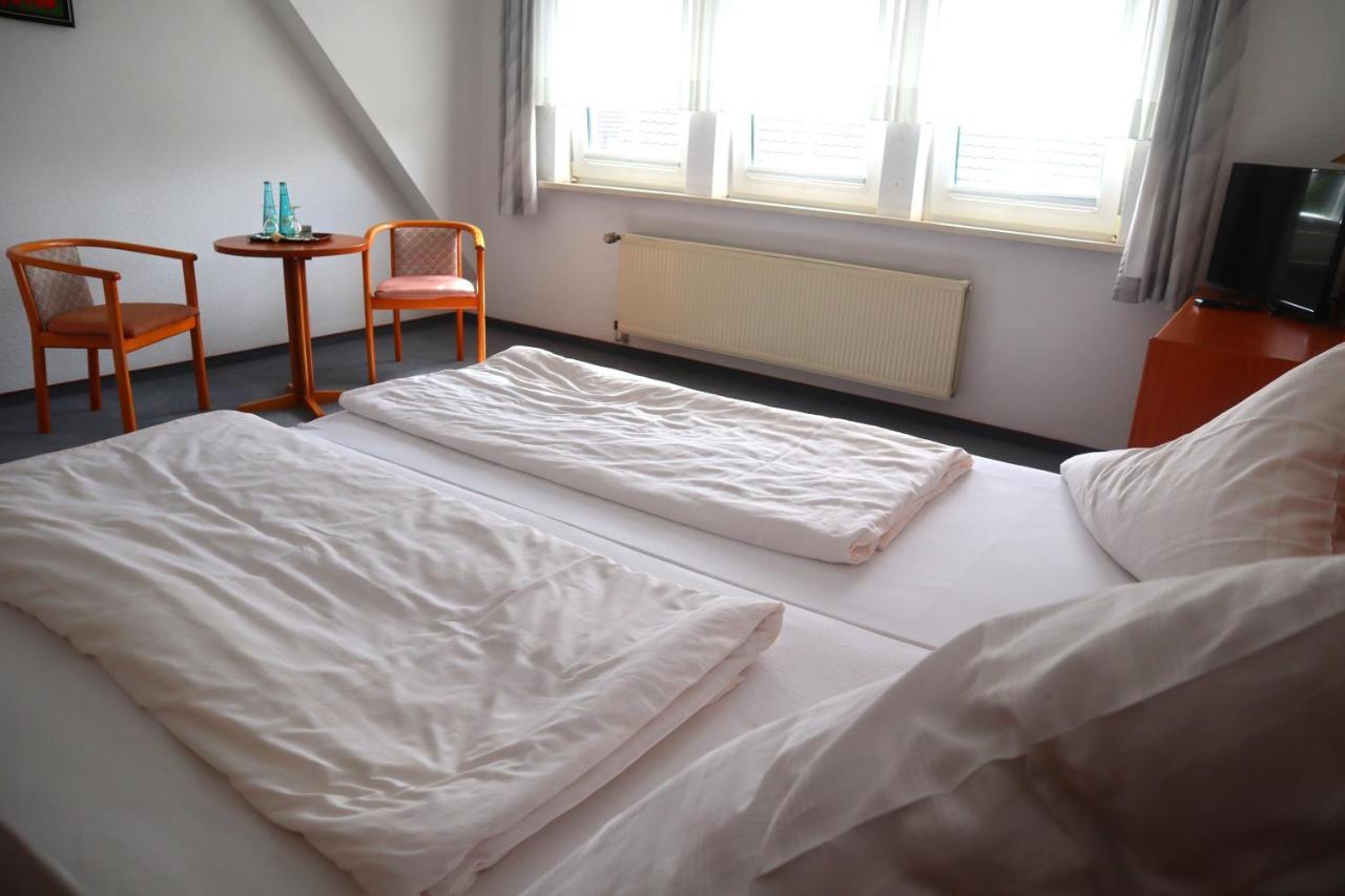 Hotel Pension Zur Harburg Uslar Exterior foto