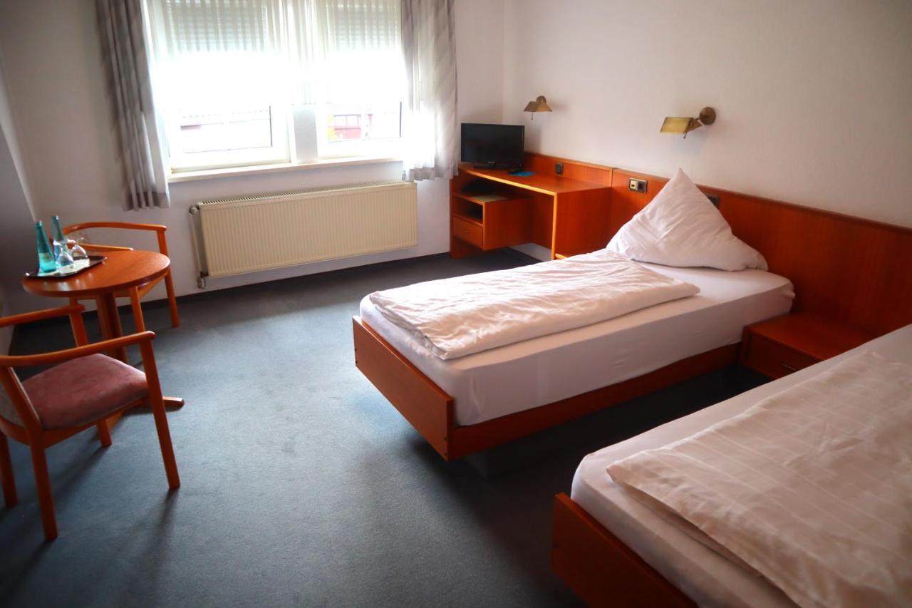 Hotel Pension Zur Harburg Uslar Exterior foto