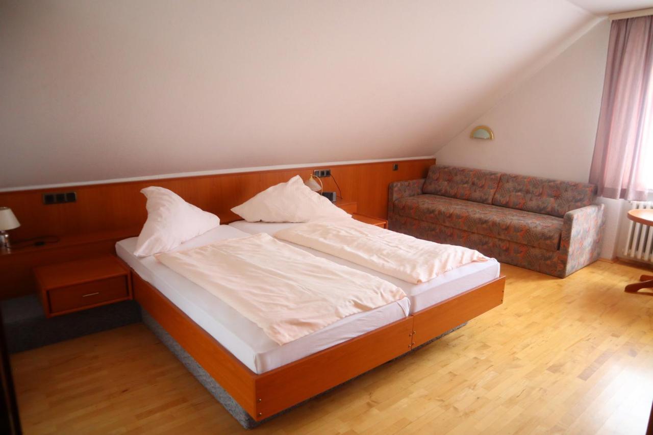 Hotel Pension Zur Harburg Uslar Exterior foto