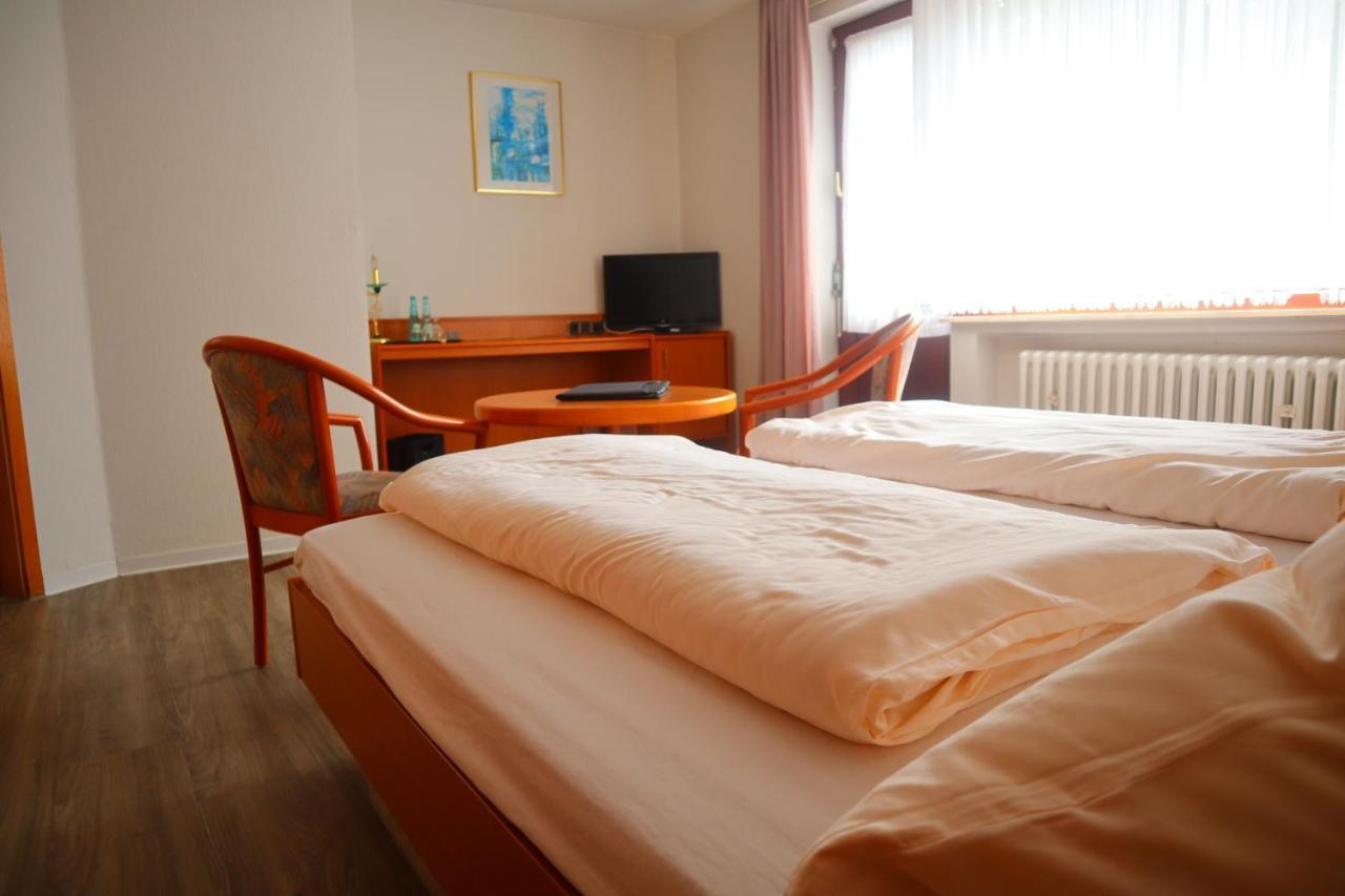 Hotel Pension Zur Harburg Uslar Exterior foto