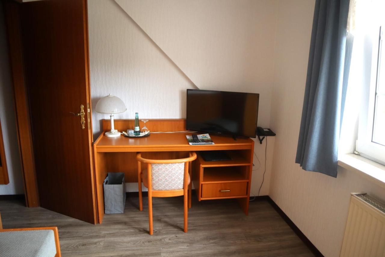 Hotel Pension Zur Harburg Uslar Exterior foto