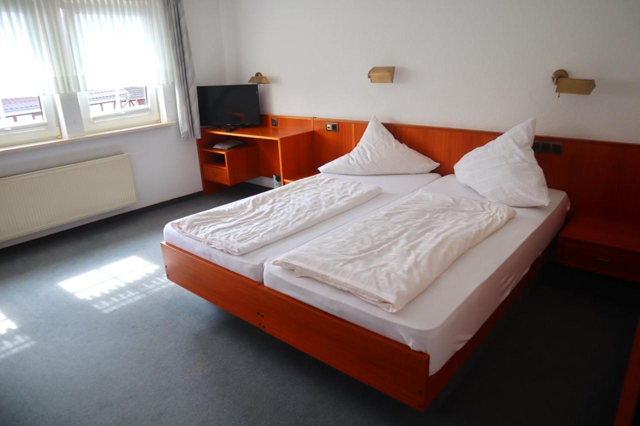 Hotel Pension Zur Harburg Uslar Exterior foto